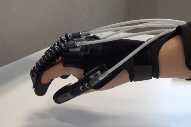 R- Touch, a luva robótica